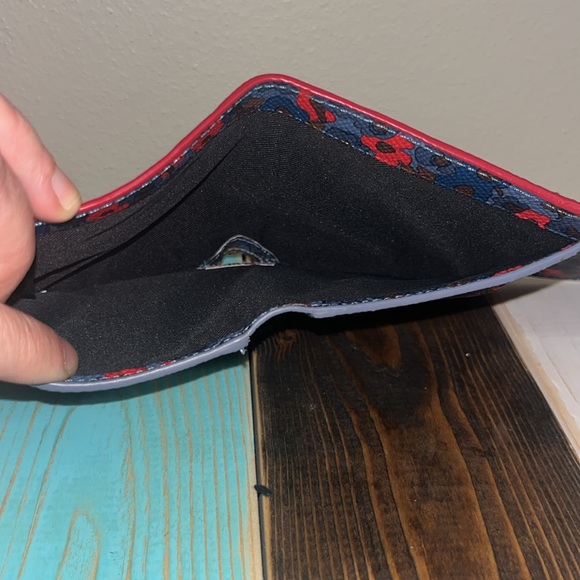 Coach Wyn Small Leather Black Wallet with floral interior - Picture 5 of 10